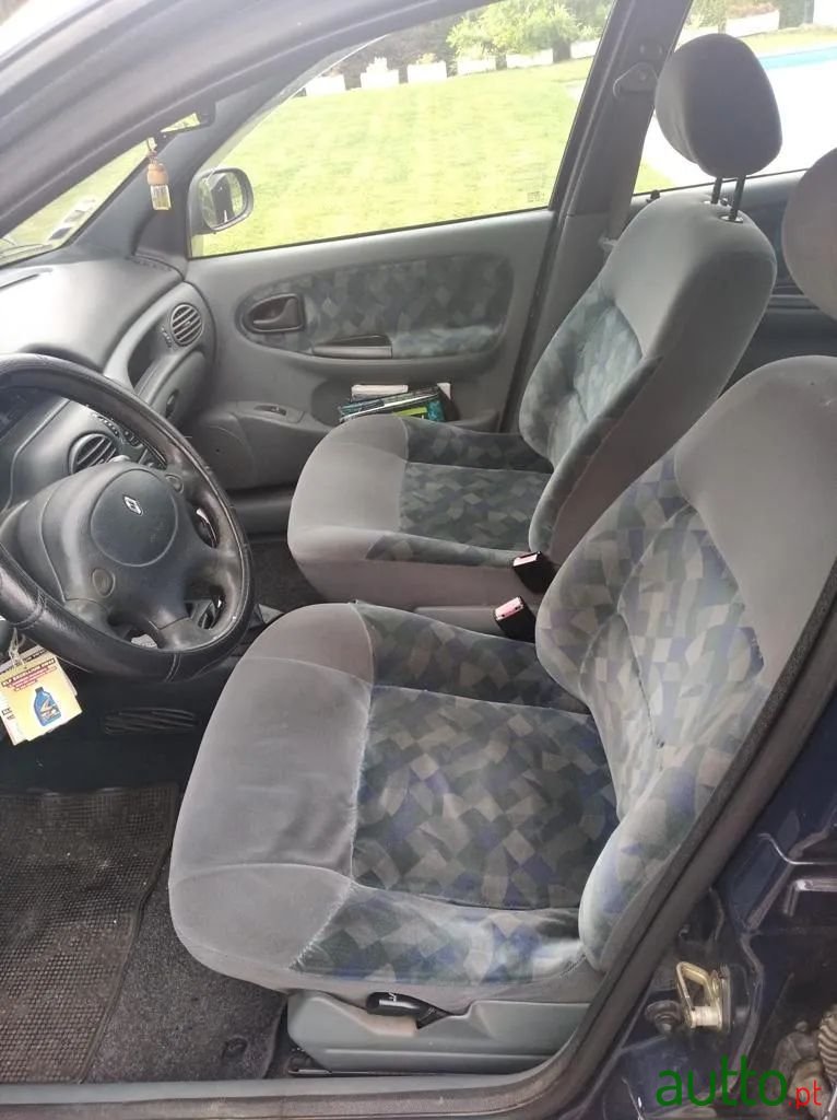1996' Renault Megane photo #6