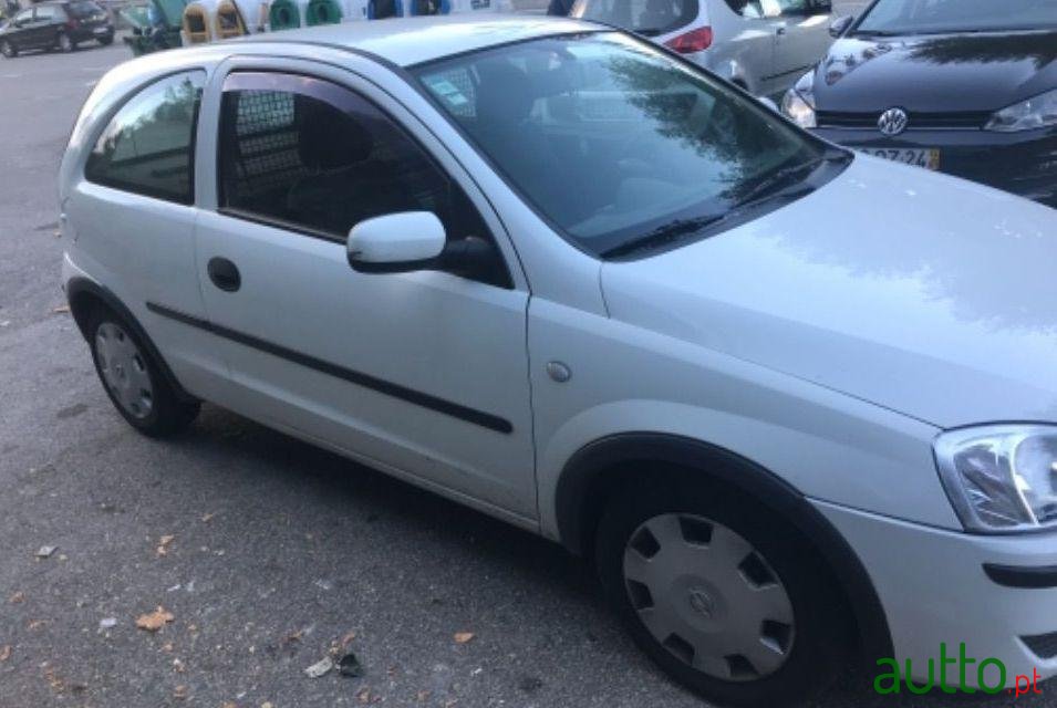 2005' Opel Corsa C photo #3