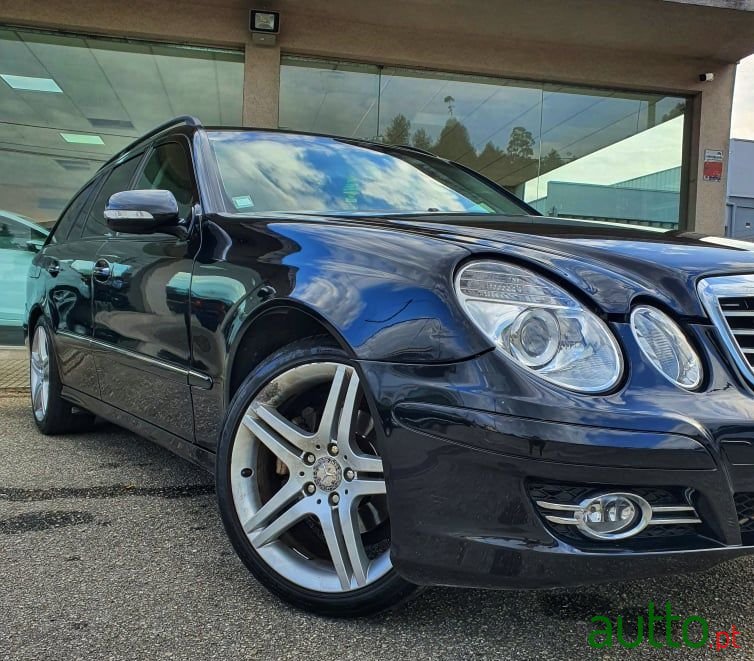 2008' Mercedes-Benz E-200 photo #4