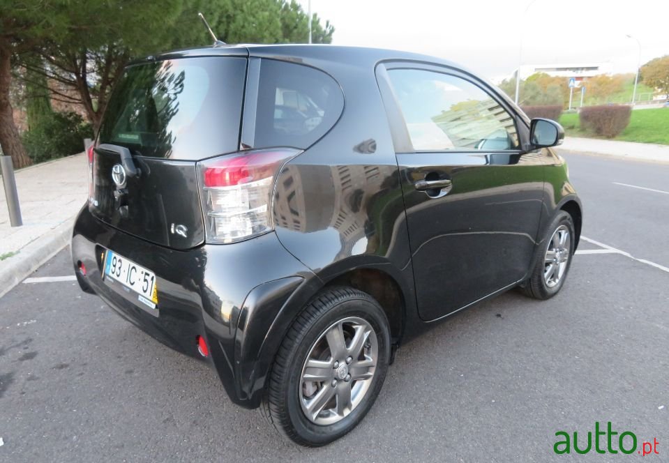 2009' Toyota iQ photo #4