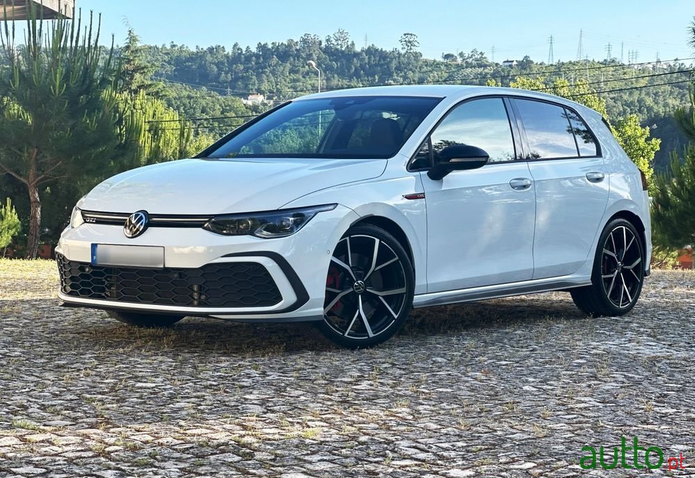 2023' Volkswagen Golf photo #1