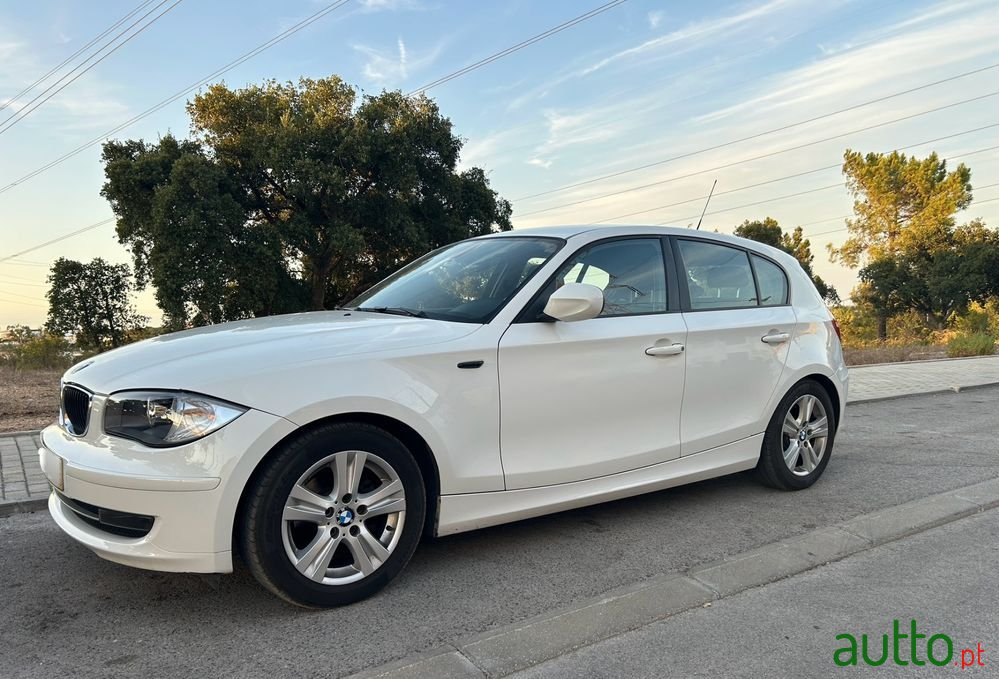 2010' BMW 116 D photo #2