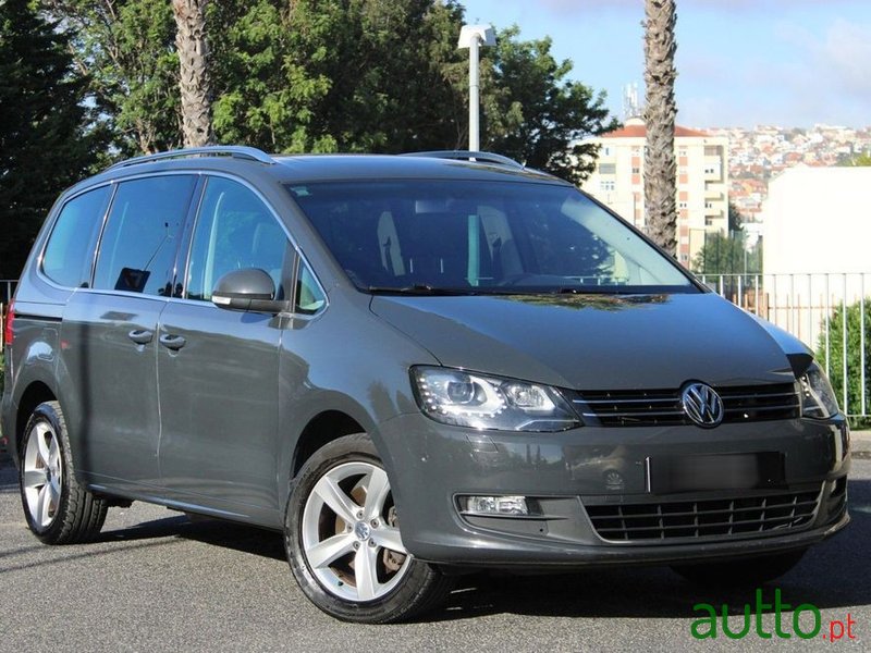 2011' Volkswagen Sharan 2.0 Tdi Highline photo #1