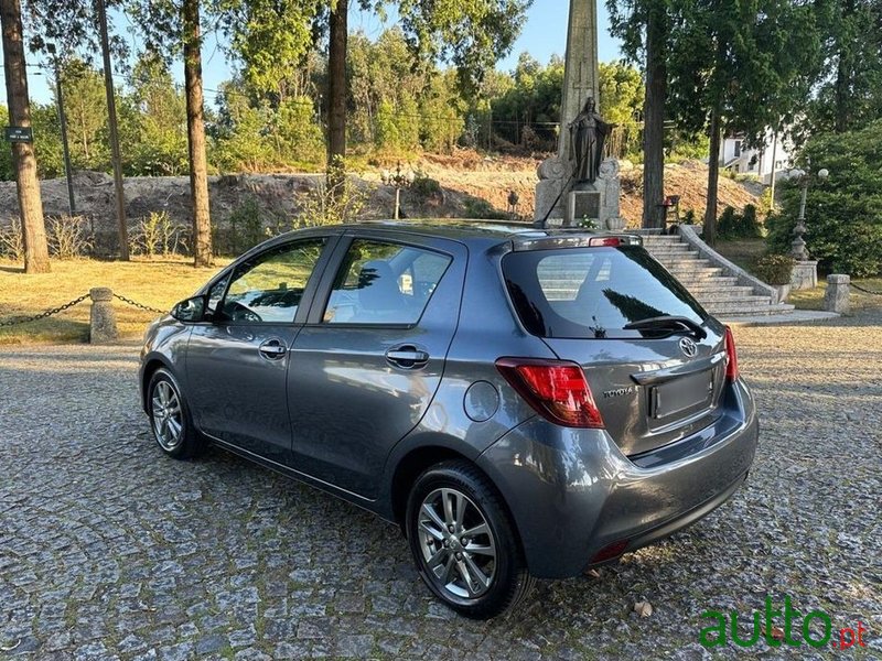 2015' Toyota Yaris 1.0 Vvt-I Comfort photo #4