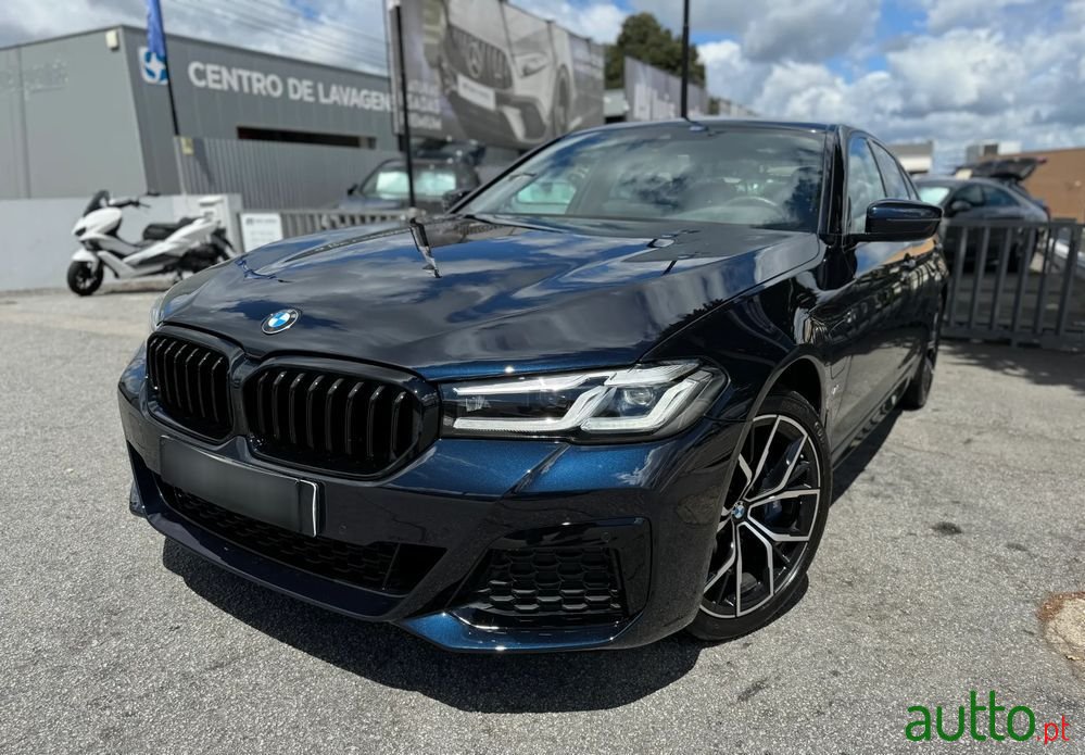 2020' BMW 530 E Pack M photo #3