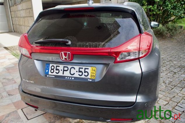 2014' Honda Civic Tourer photo #3