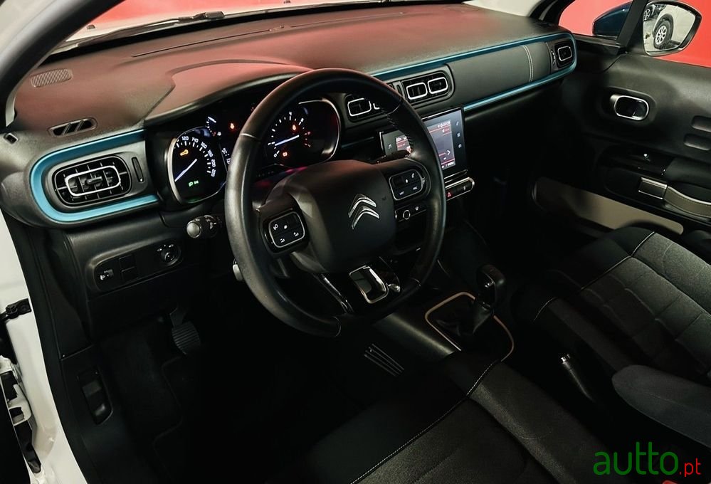 2020' Citroen C3 1.2 Puretech Shine photo #6
