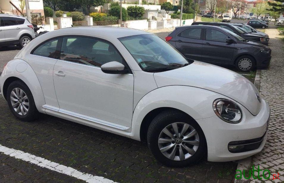 2012' Volkswagen Beetle photo #3