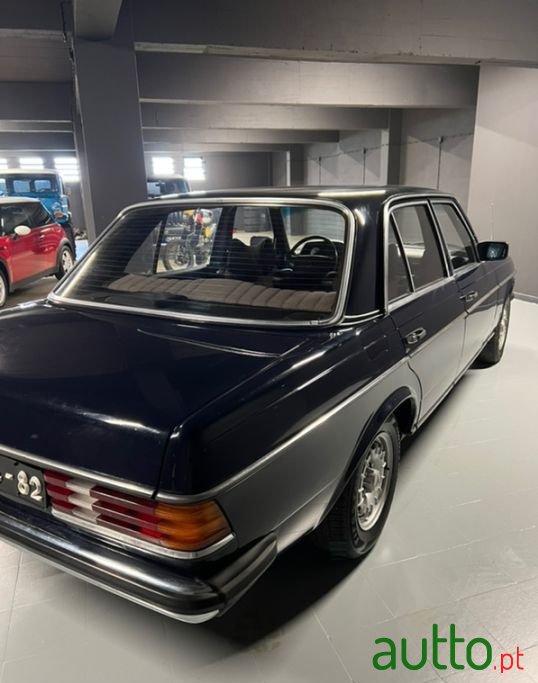 1977' Mercedes-Benz 300 photo #3