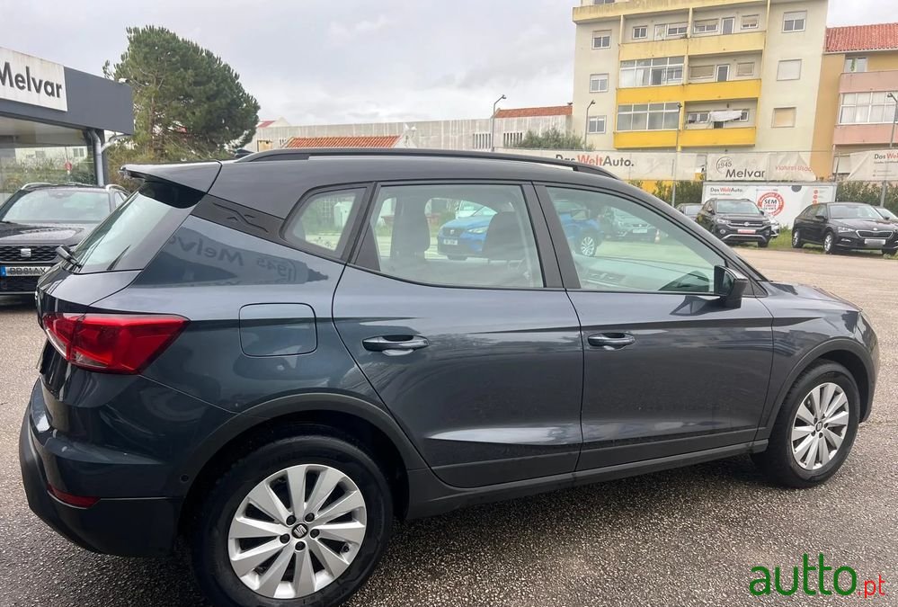 2020' SEAT Arona 1.0 Tsi Style photo #3