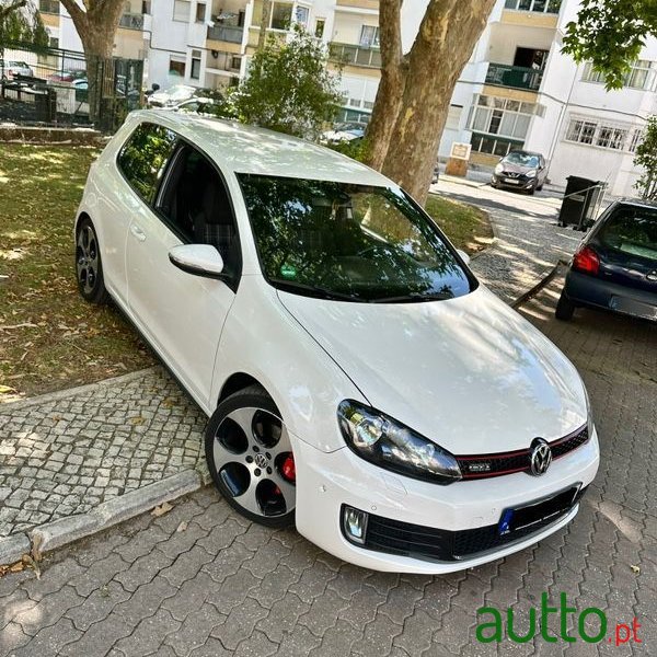 2011' Volkswagen Golf photo #1