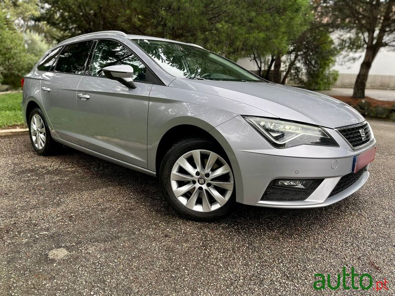 2020' SEAT Leon St photo #2