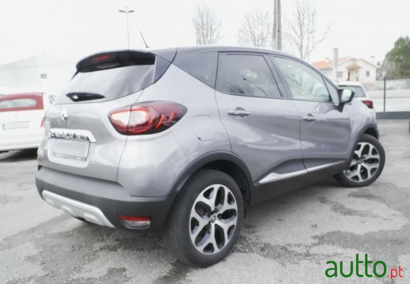 2019' Renault Captur photo #5