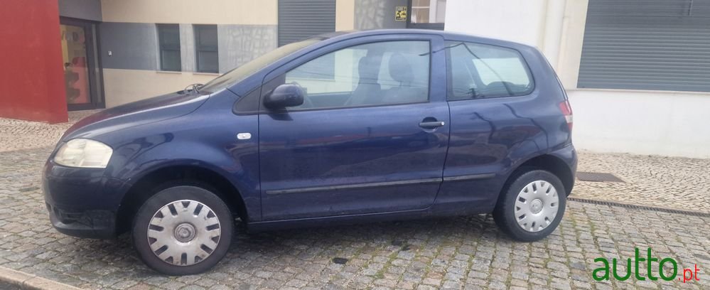 2006' Volkswagen Fox photo #4