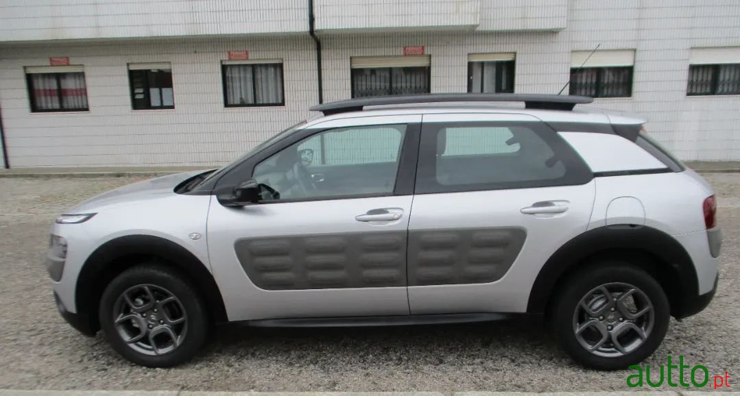 2014' Citroen C4 Cactus photo #5