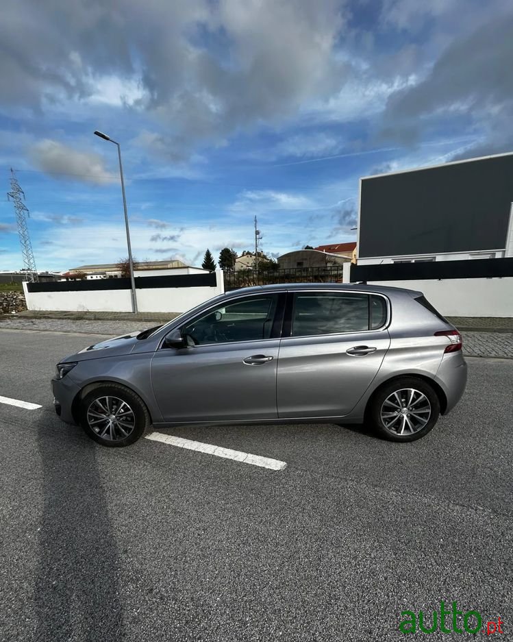 2014' Peugeot 308 photo #3