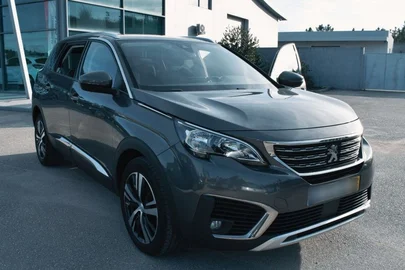 2019' Peugeot 5008