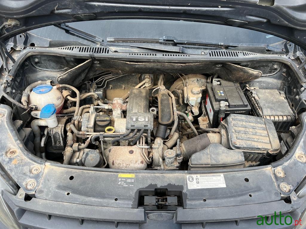 2013' Volkswagen Caddy photo #7