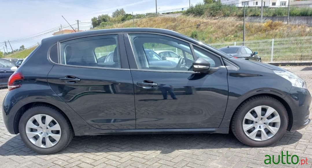 2019' Peugeot 208 photo #4