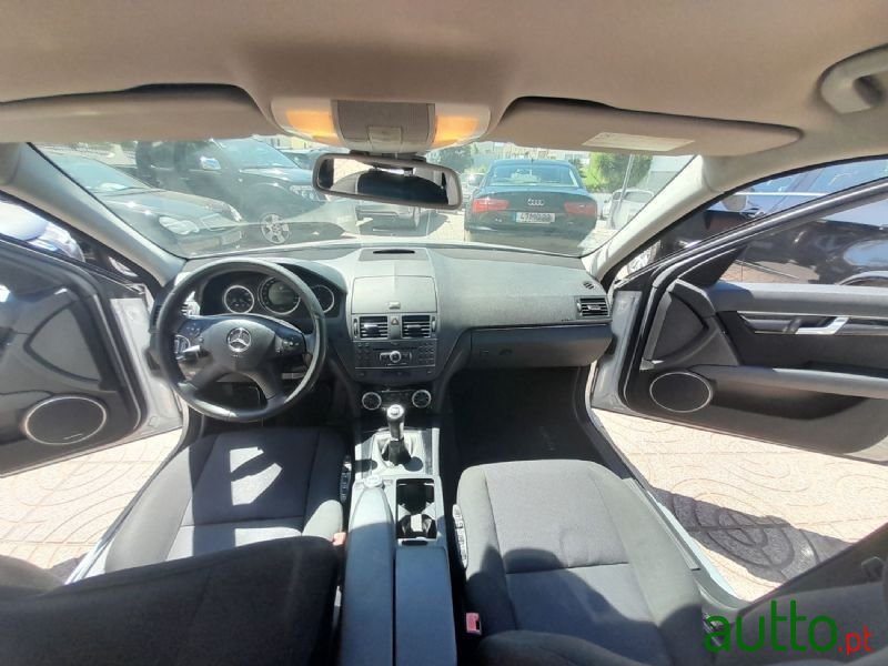 2010' Mercedes-Benz C-220 photo #2