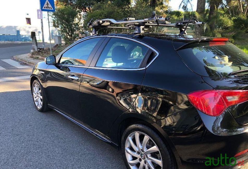 2013' Alfa Romeo Giulietta Exclusive photo #3