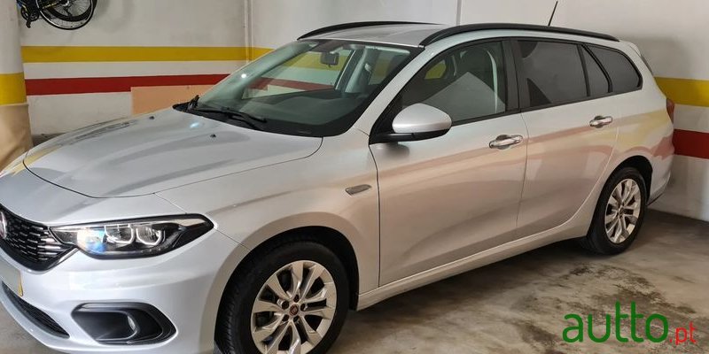 2018' Fiat Tipo Station Wagon photo #2