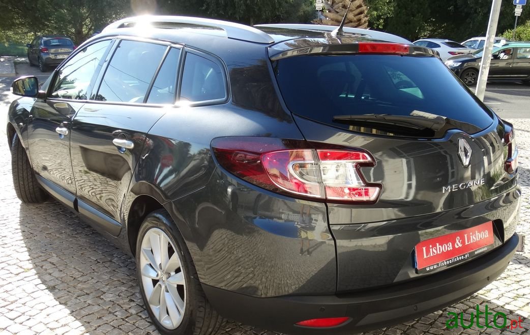 2012' Renault Megane Sport Tourer photo #4