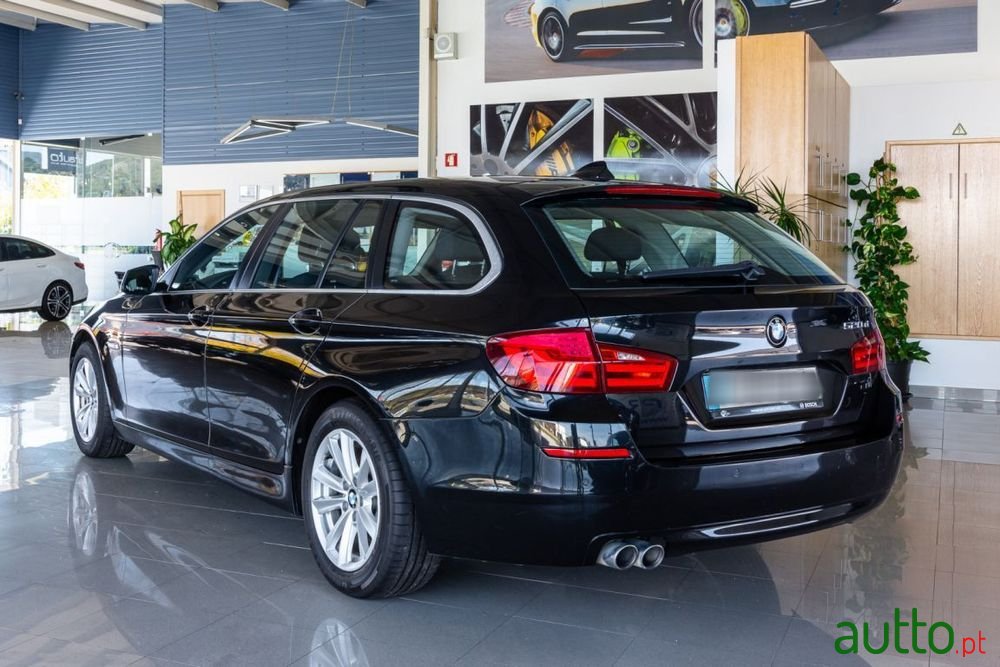2012' BMW Série 5 D Touring photo #6