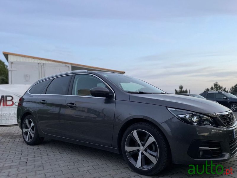 2019' Peugeot 308 photo #3