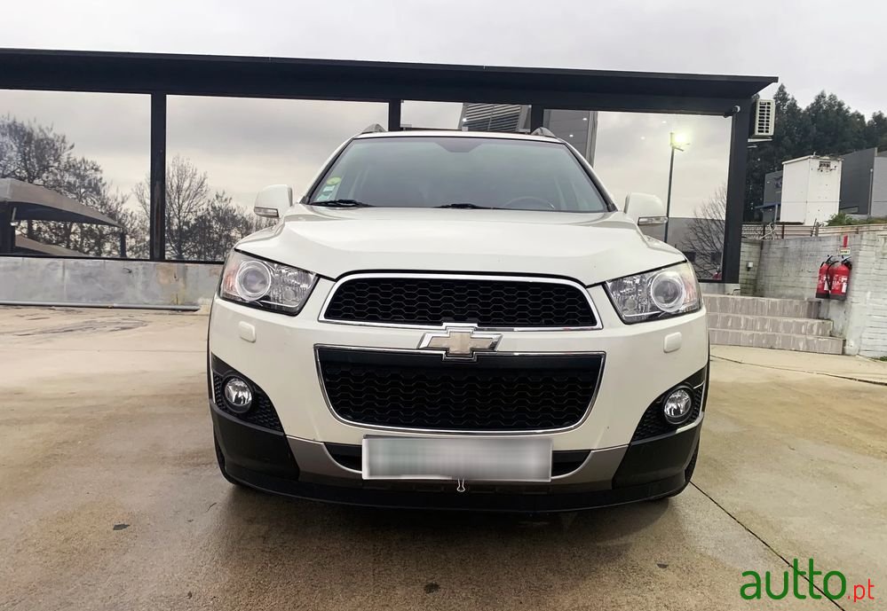 2012' Chevrolet Captiva 2.0 Vcdi Seven 7L photo #2