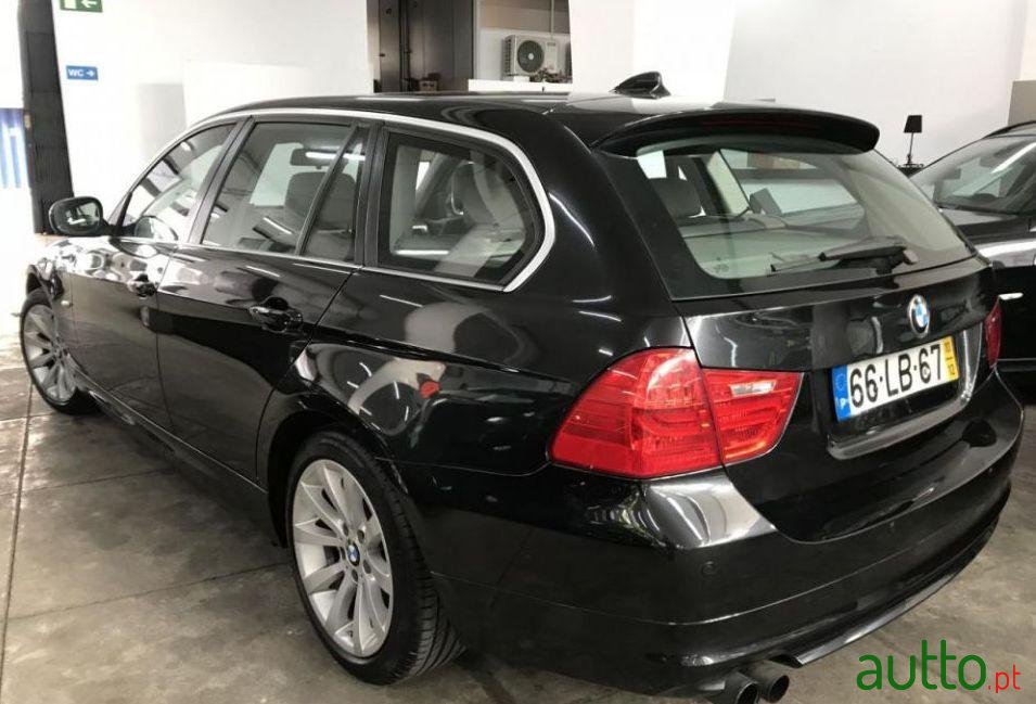 2010' BMW 325 D Touring Nacional photo #2