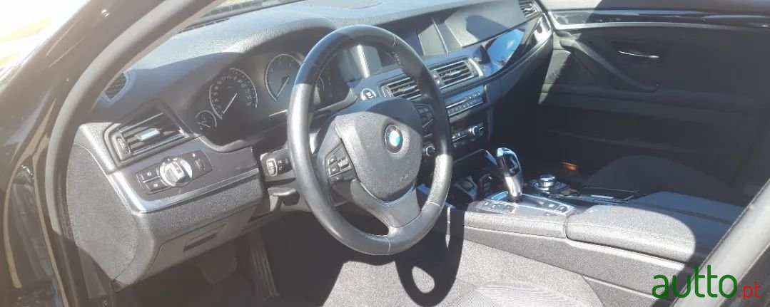 2016' BMW 520 photo #5