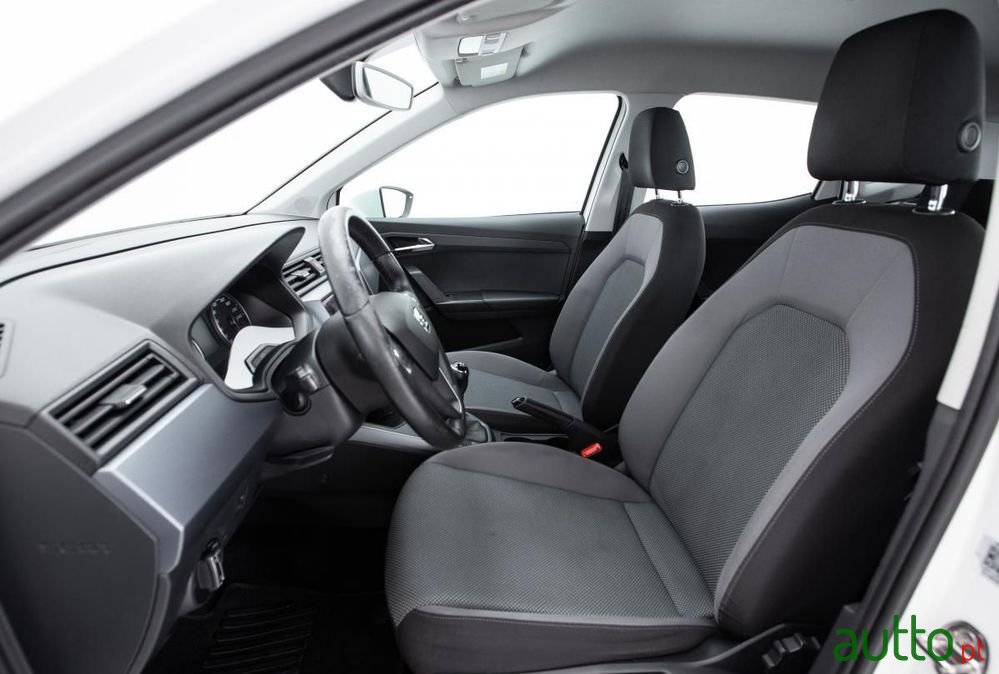 2019' SEAT Arona 1.6 Tdi Style photo #6