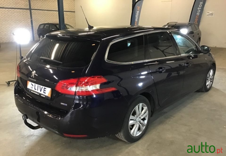 2015' Peugeot 308 Sw photo #2