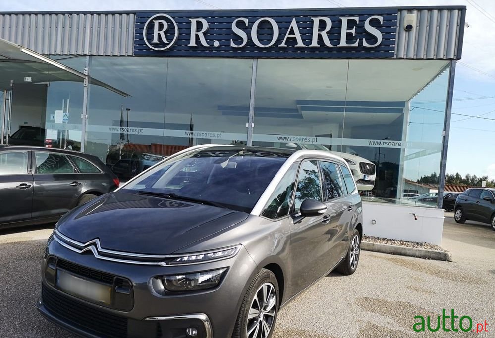 2017' Citroen C4 Grand Picasso photo #2