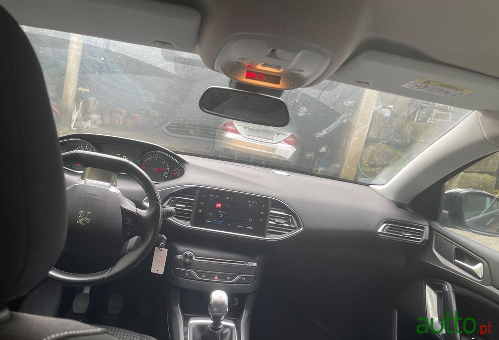 2020' Peugeot 308 photo #3