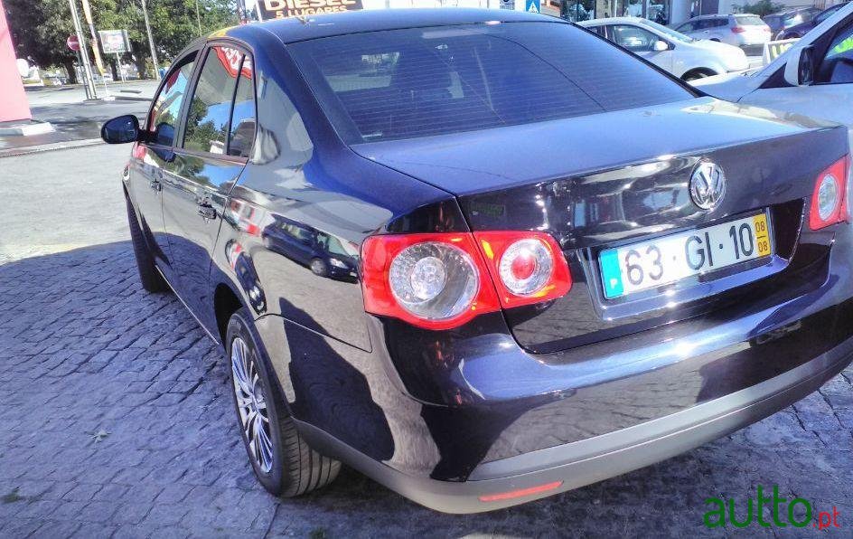 2008' Volkswagen Jetta Carro photo #1