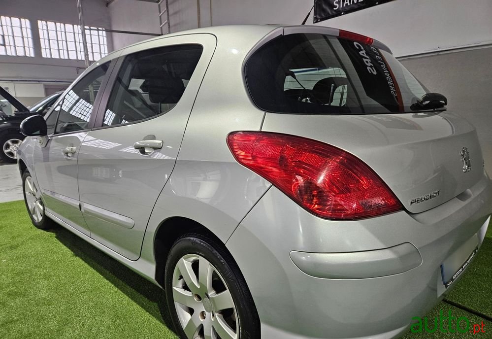 2008' Peugeot 308 photo #5