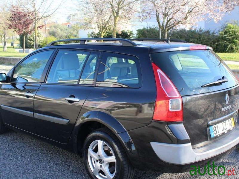 2008' Renault Megane Break photo #2