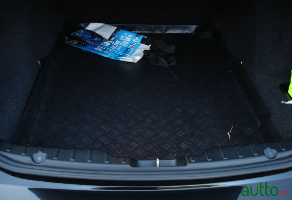 2011' BMW 520 photo #5