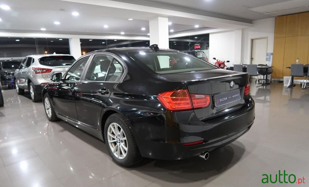 2013' BMW 318 photo #6