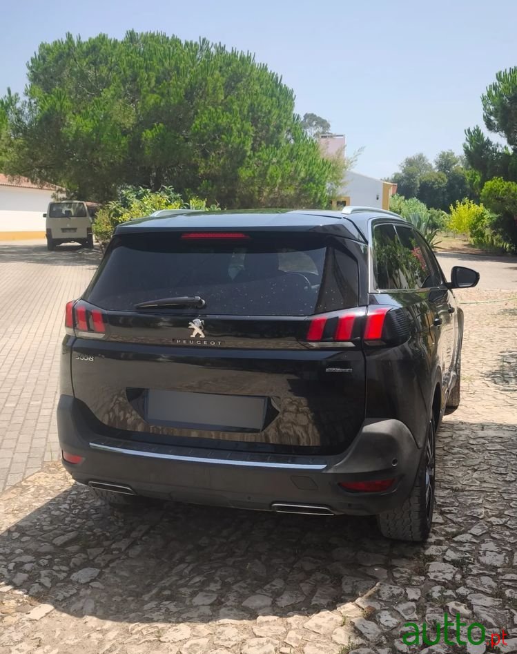 2018' Peugeot 5008 photo #2