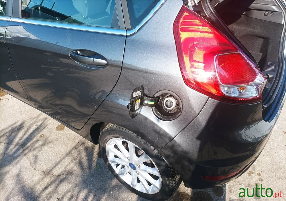 2015' Ford Fiesta 1.0 Ti-Vct Titanium photo #6