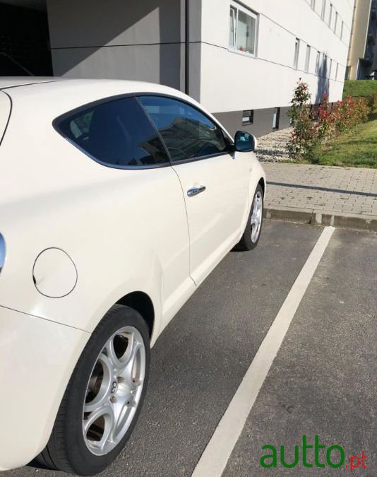 2010' Alfa Romeo MiTo photo #3