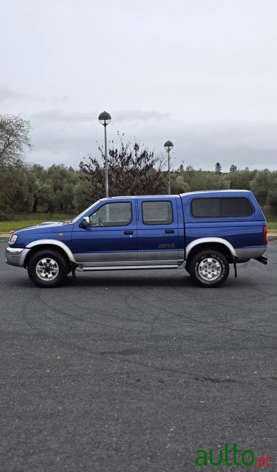 2000' Nissan Navara photo #6