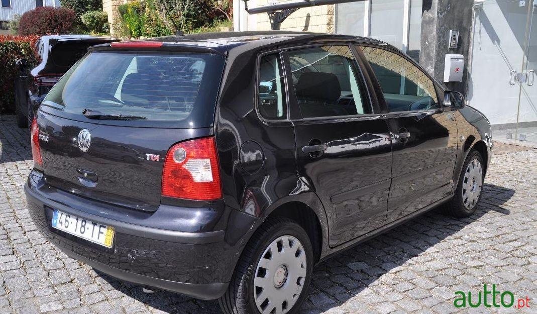 2002' Volkswagen Polo photo #3