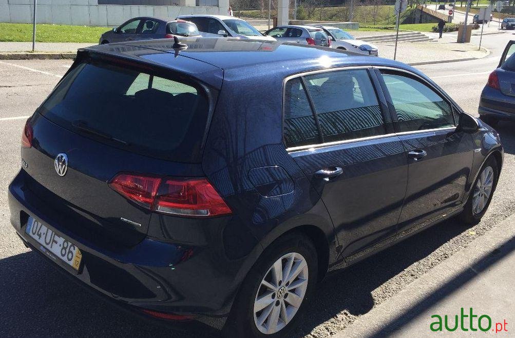 2013' Volkswagen Golf photo #2