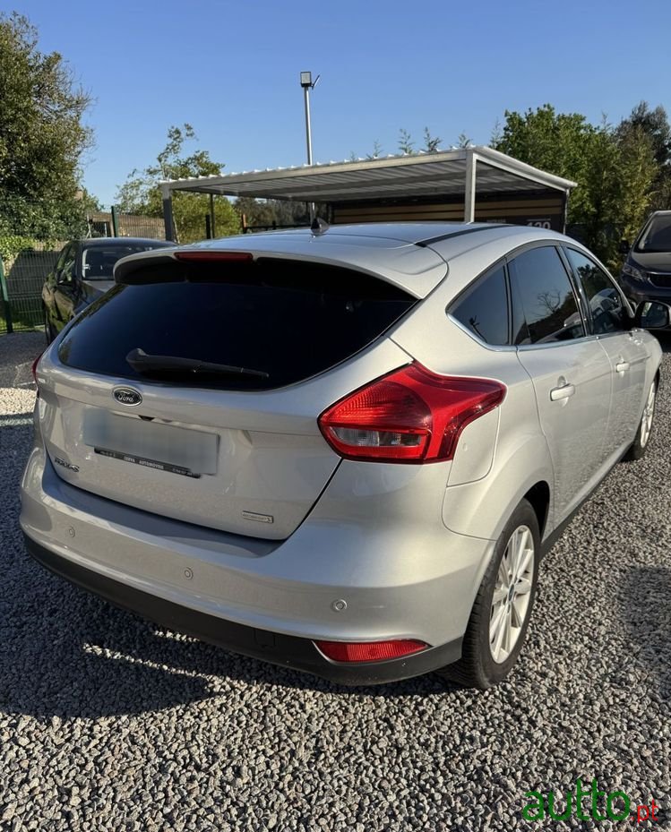 2015' Ford Focus photo #3