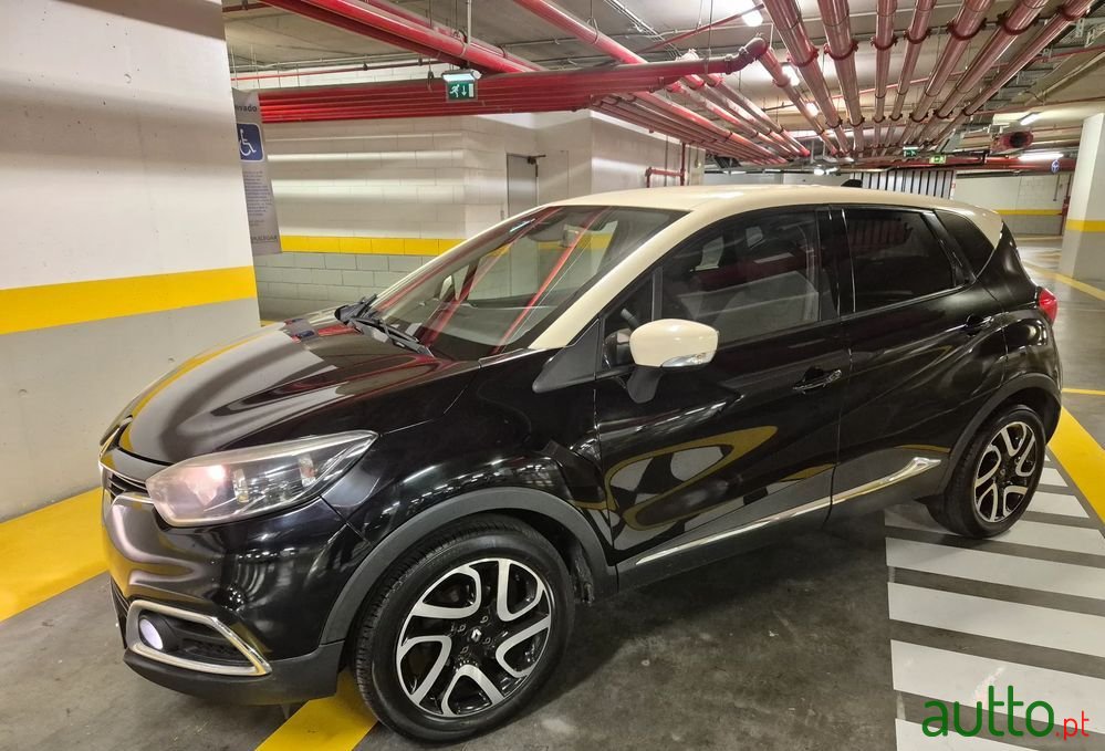 2015' Renault Captur 0.9 Tce Sport photo #2