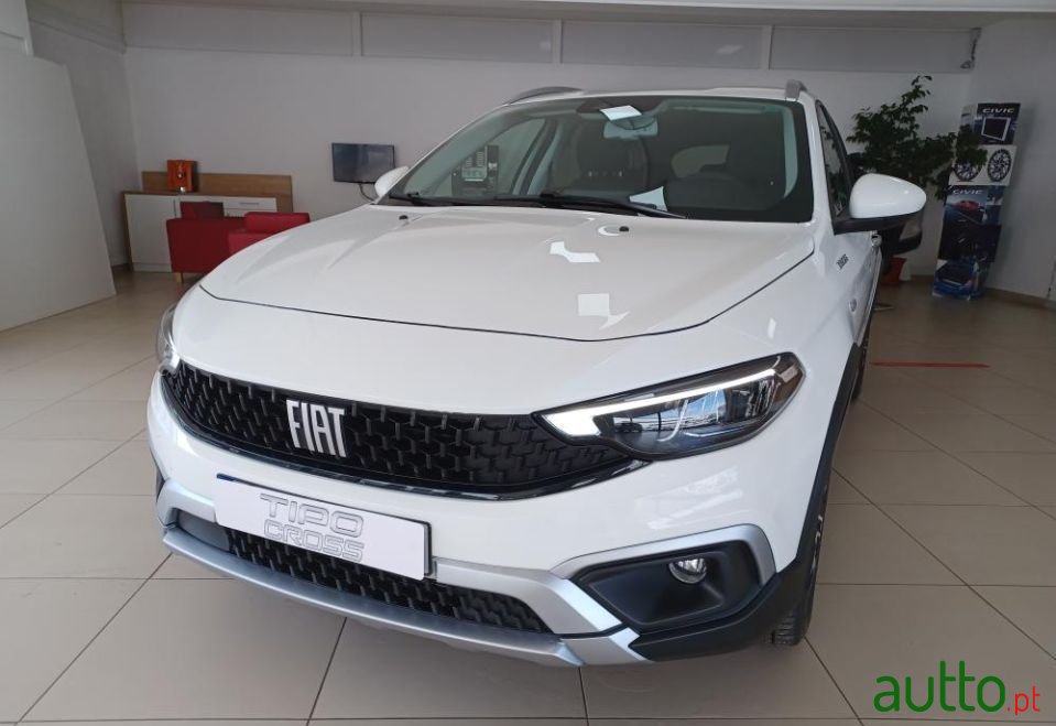 2022' Fiat Tipo Station Wagon photo #1